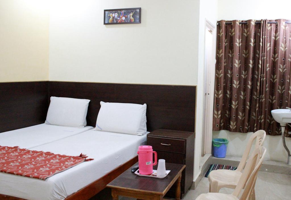 Hotel Sahasra Residency Tirupati Zimmer foto